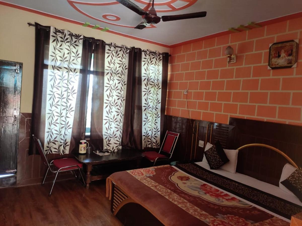Hotel Deepraj Kausani Buitenkant foto