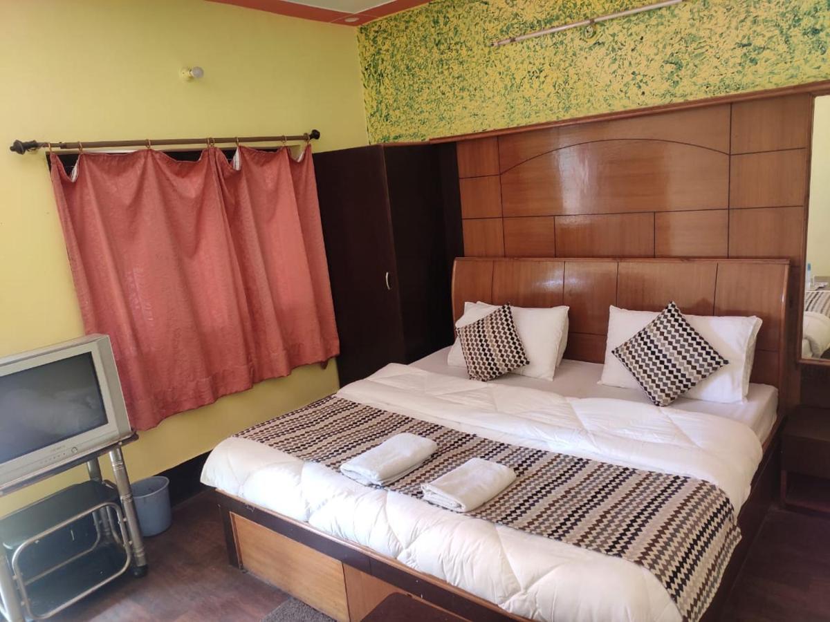 Hotel Deepraj Kausani Buitenkant foto