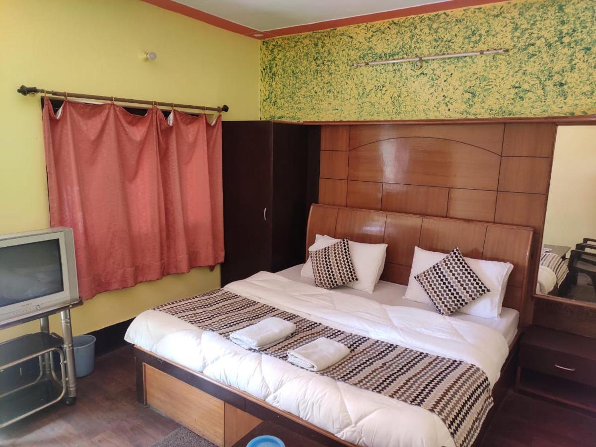 Hotel Deepraj Kausani Buitenkant foto