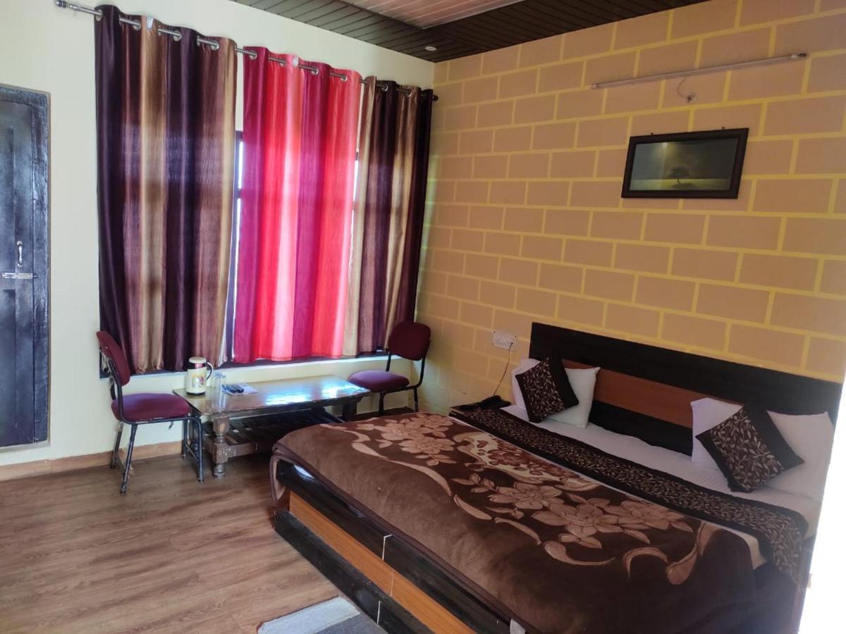 Hotel Deepraj Kausani Buitenkant foto