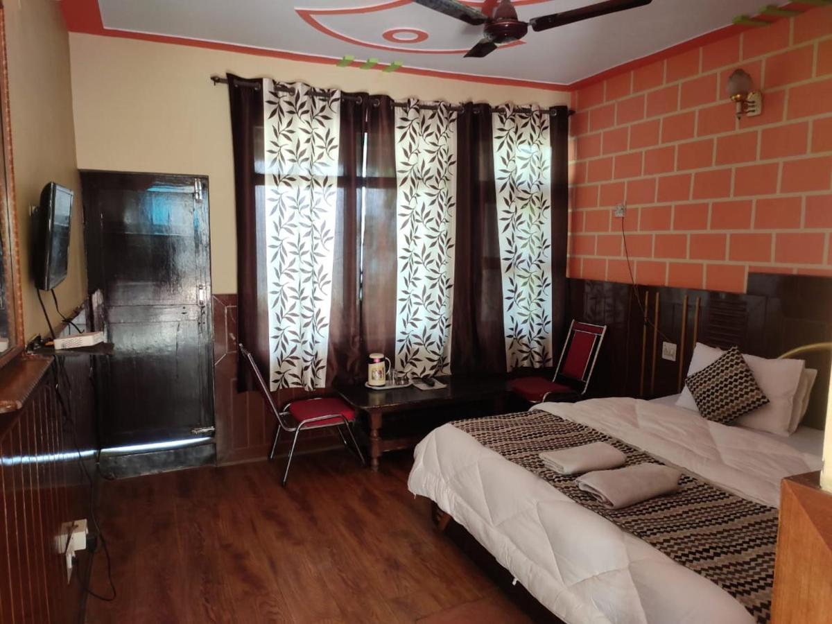 Hotel Deepraj Kausani Buitenkant foto