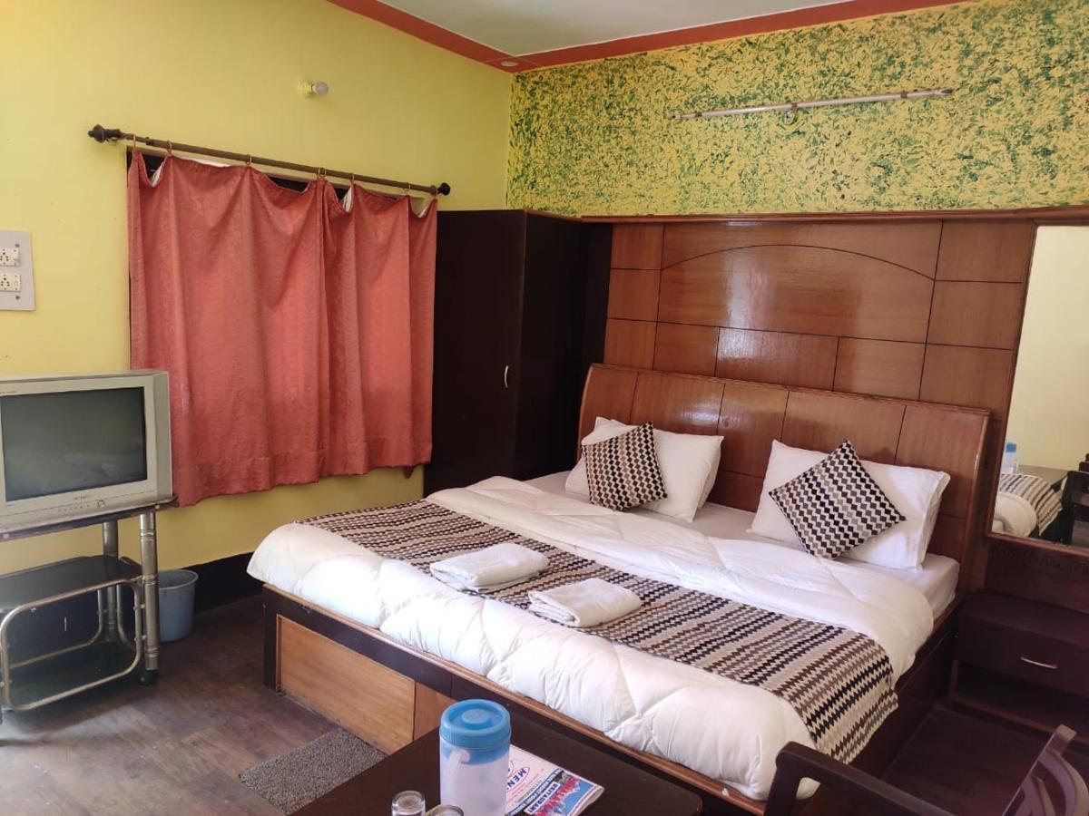 Hotel Deepraj Kausani Buitenkant foto