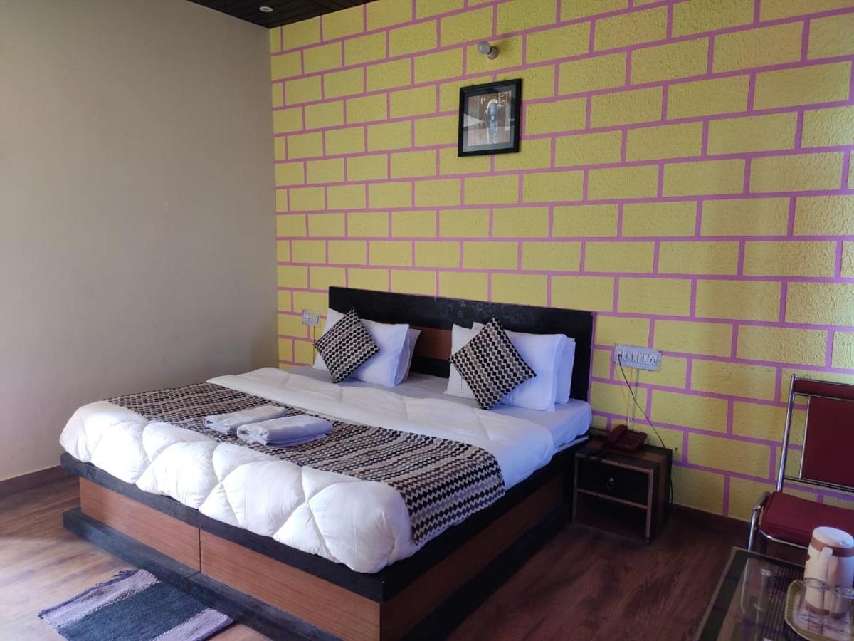 Hotel Deepraj Kausani Buitenkant foto