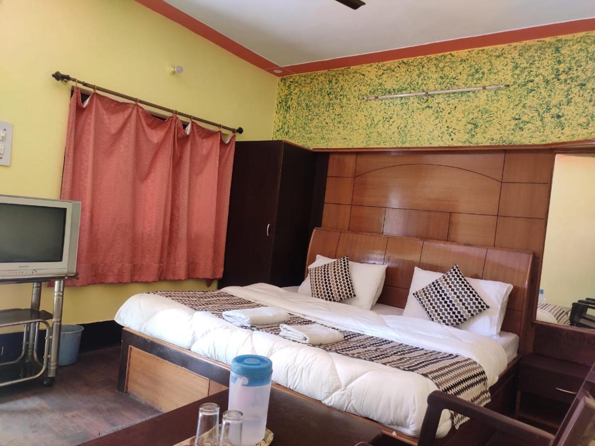 Hotel Deepraj Kausani Buitenkant foto