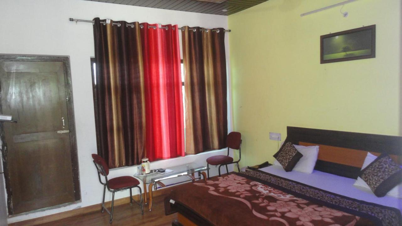 Hotel Deepraj Kausani Buitenkant foto