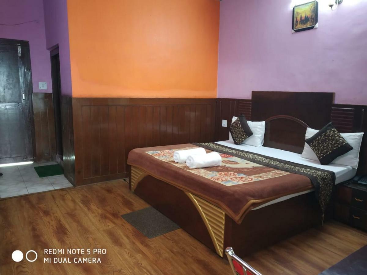 Hotel Deepraj Kausani Buitenkant foto