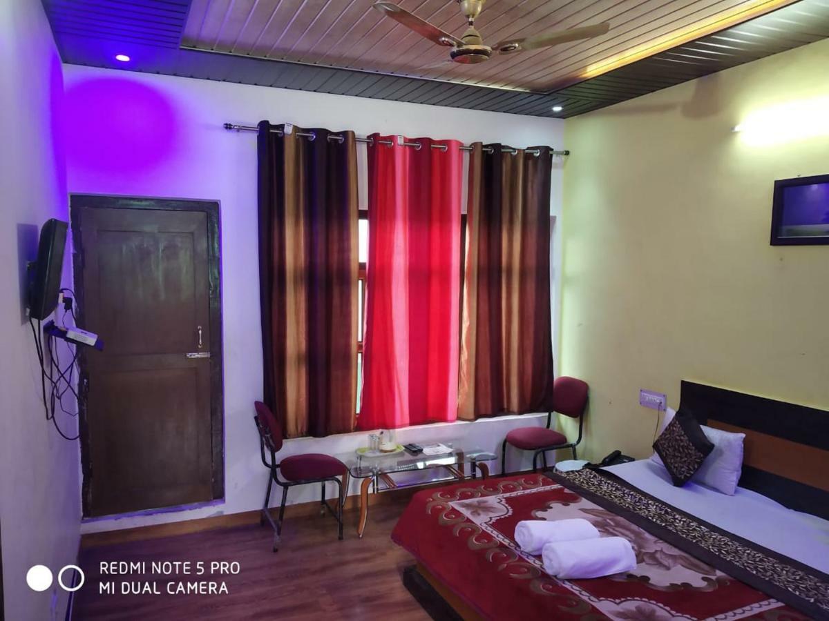 Hotel Deepraj Kausani Buitenkant foto